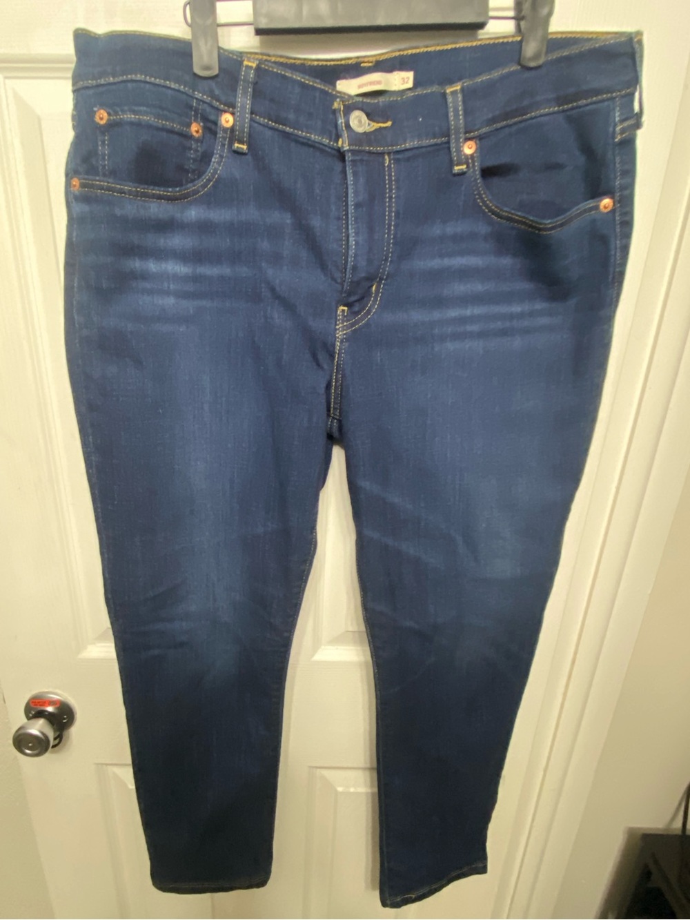 Levi’s Cropped Boyfriend Stretch Jeans